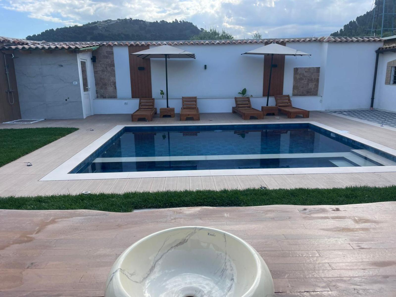 Villa Lejzo - Swimming Pool Berat Exteriér fotografie